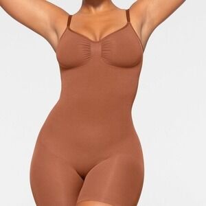 SKIMS Sculpt Mid Thigh Bodysuit‎ - Size Small, Bronze NWT